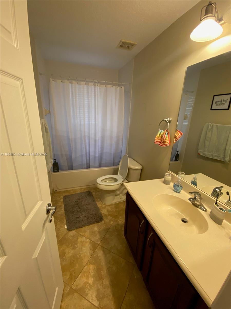 ROYAL WOODS CONDOMINIUM - Residential