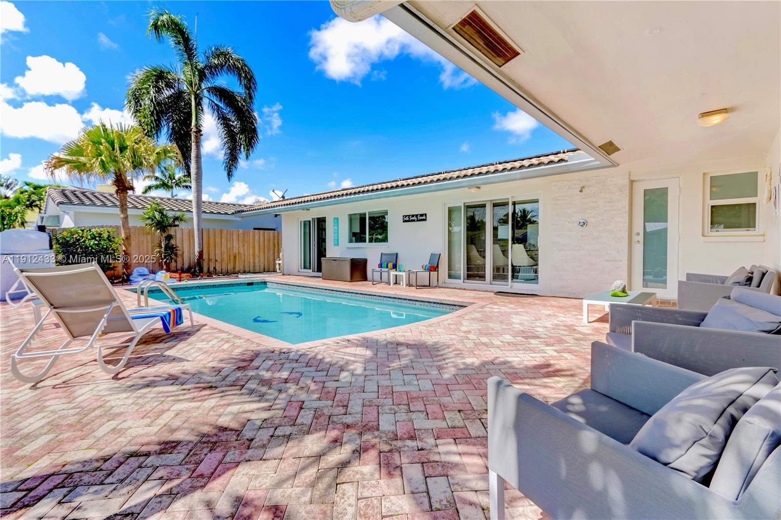 CORAL RIDGE ISLES - Residential