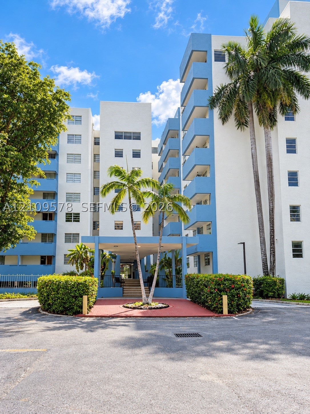 5050 NW 7th St 218, Miami FL 33126