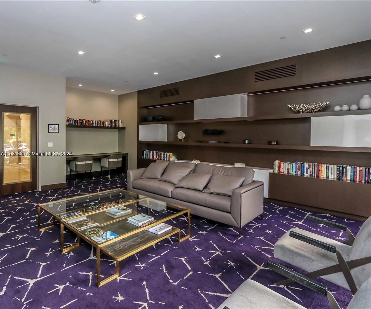 DELVISTA TOWERS CONDO - Residential