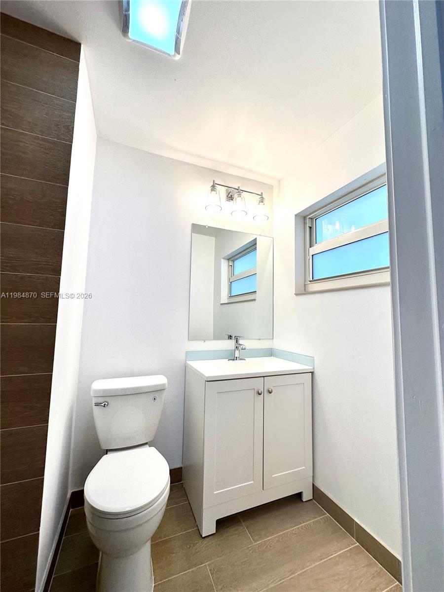 LAKEVIEW HEIGHTS NO 2 - Residential