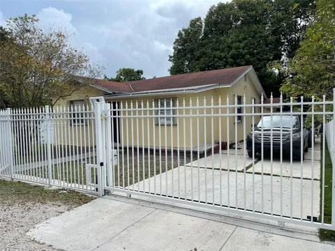 120 NE 75th St, Miami, FL 33138 - MLS#: A11745510