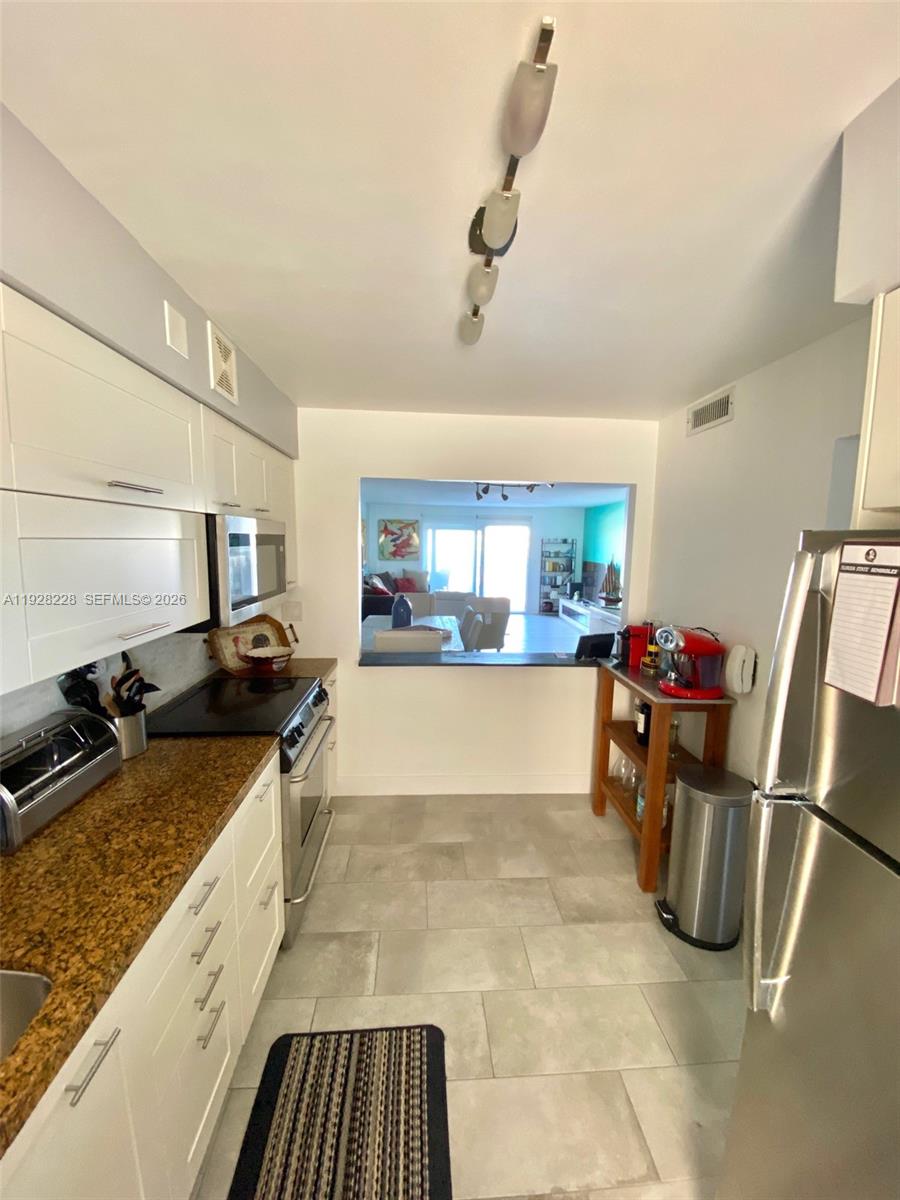 PARK LAYNE TOWERS CONDO - Residential