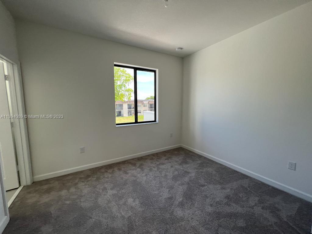 VIA VENTURA - Residential Lease