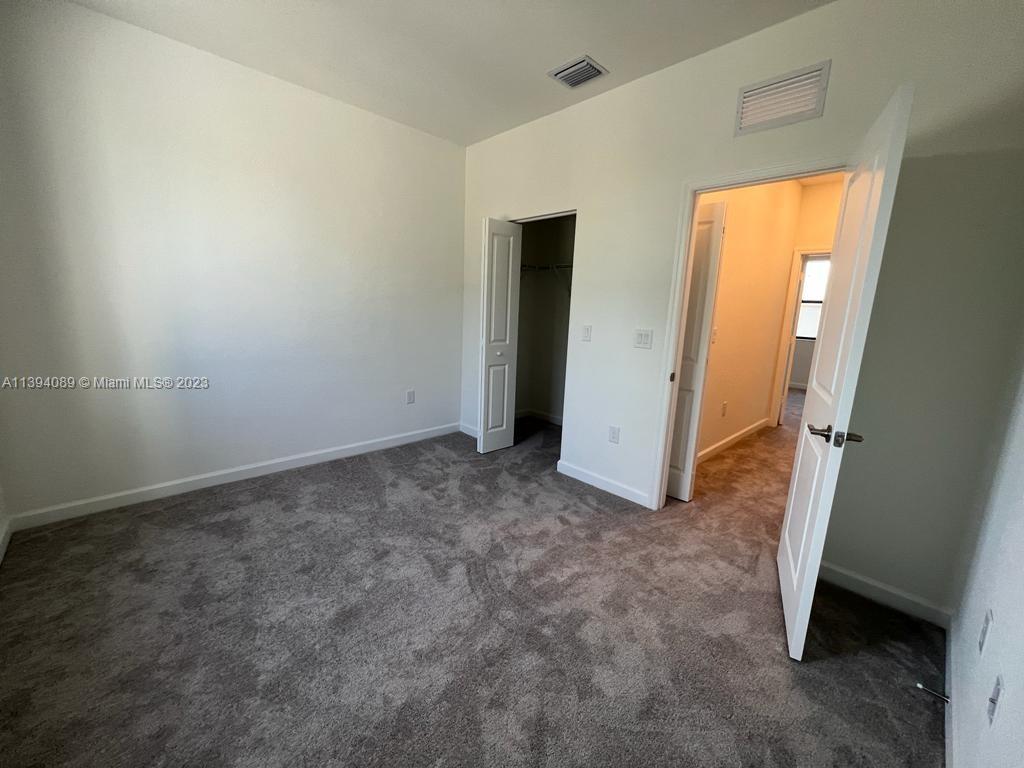 VIA VENTURA - Residential Lease