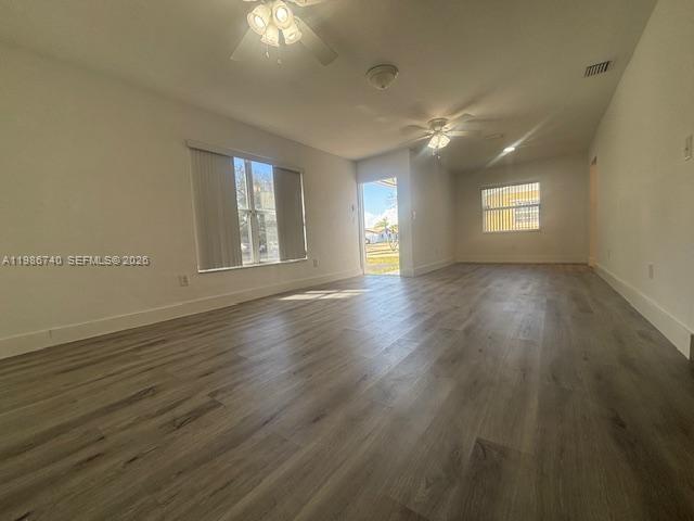 ROYALE GREEN SEC 3 - Residential