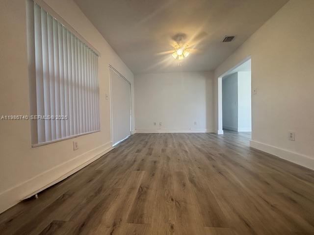 ROYALE GREEN SEC 3 - Residential