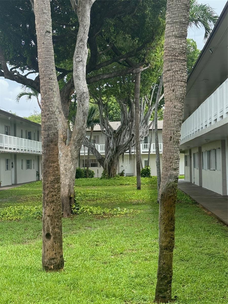 SEQUOIA GARDENS I CONDO - Residential