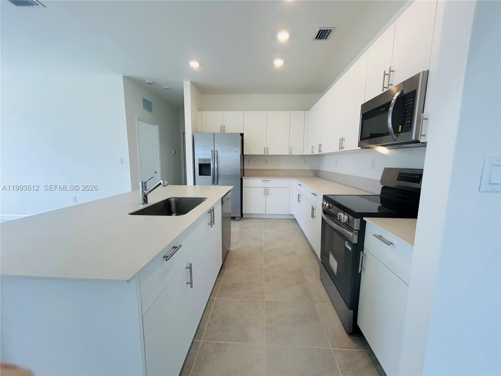 ACACIA GROVES - Residential Lease