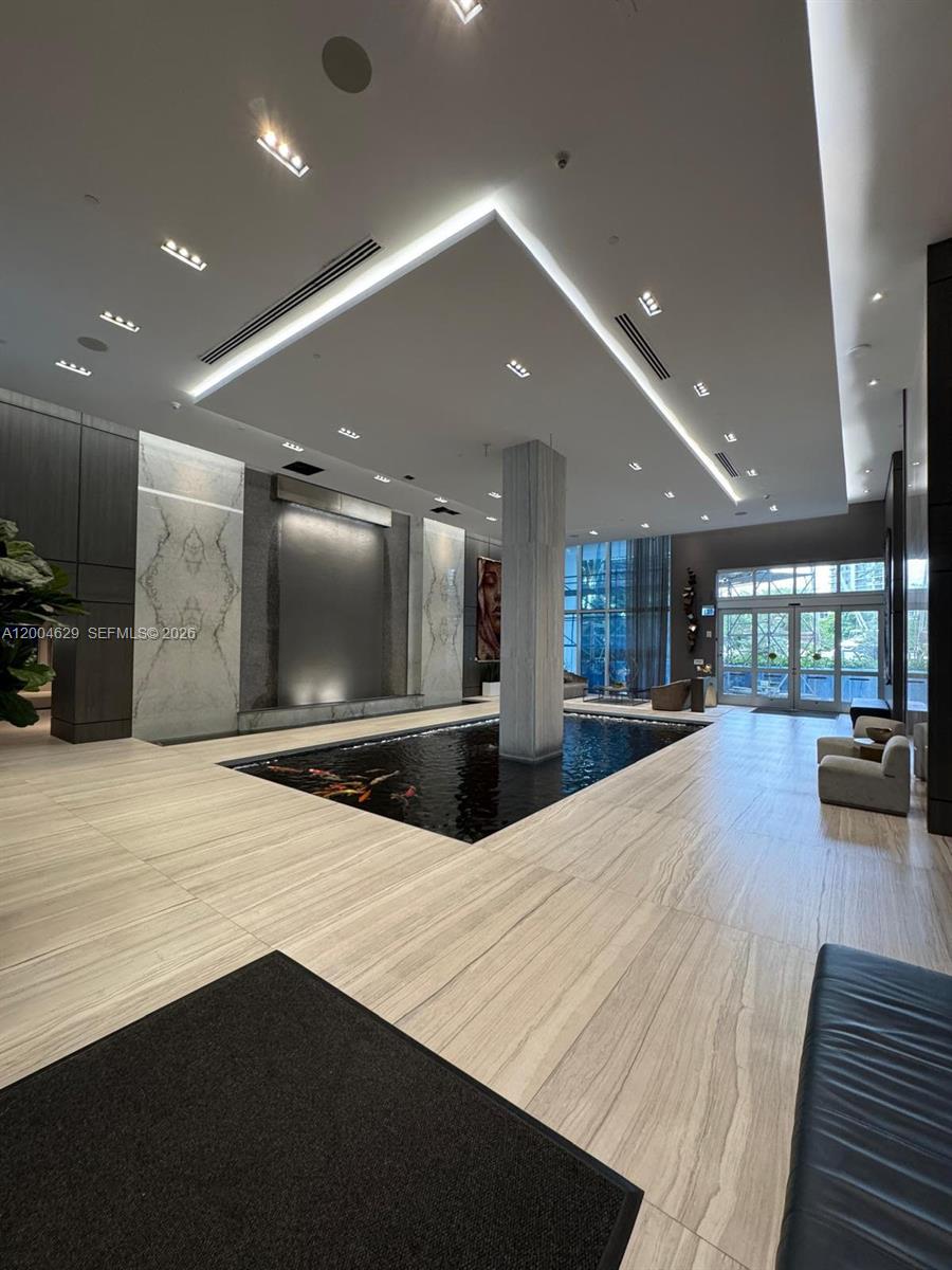 LAS OLAS RIVER HOUSE COND - Residential