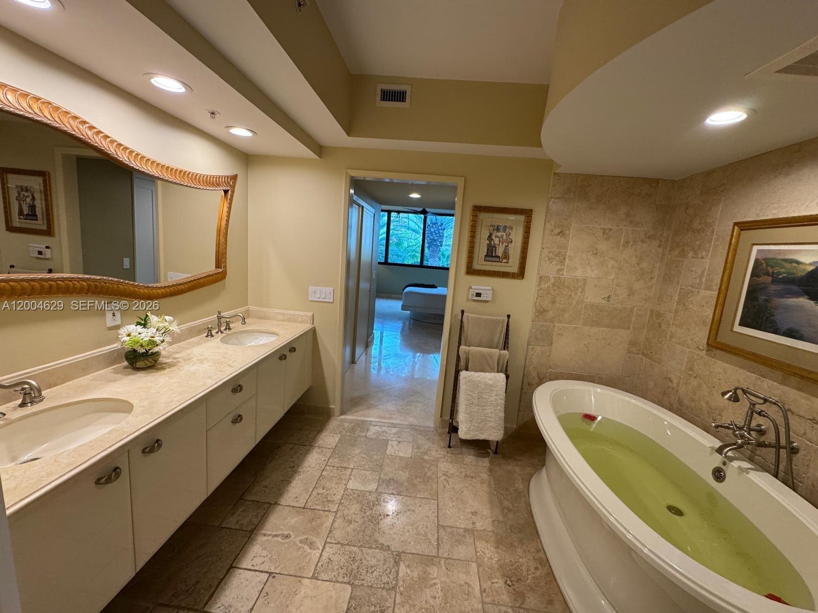 LAS OLAS RIVER HOUSE COND - Residential