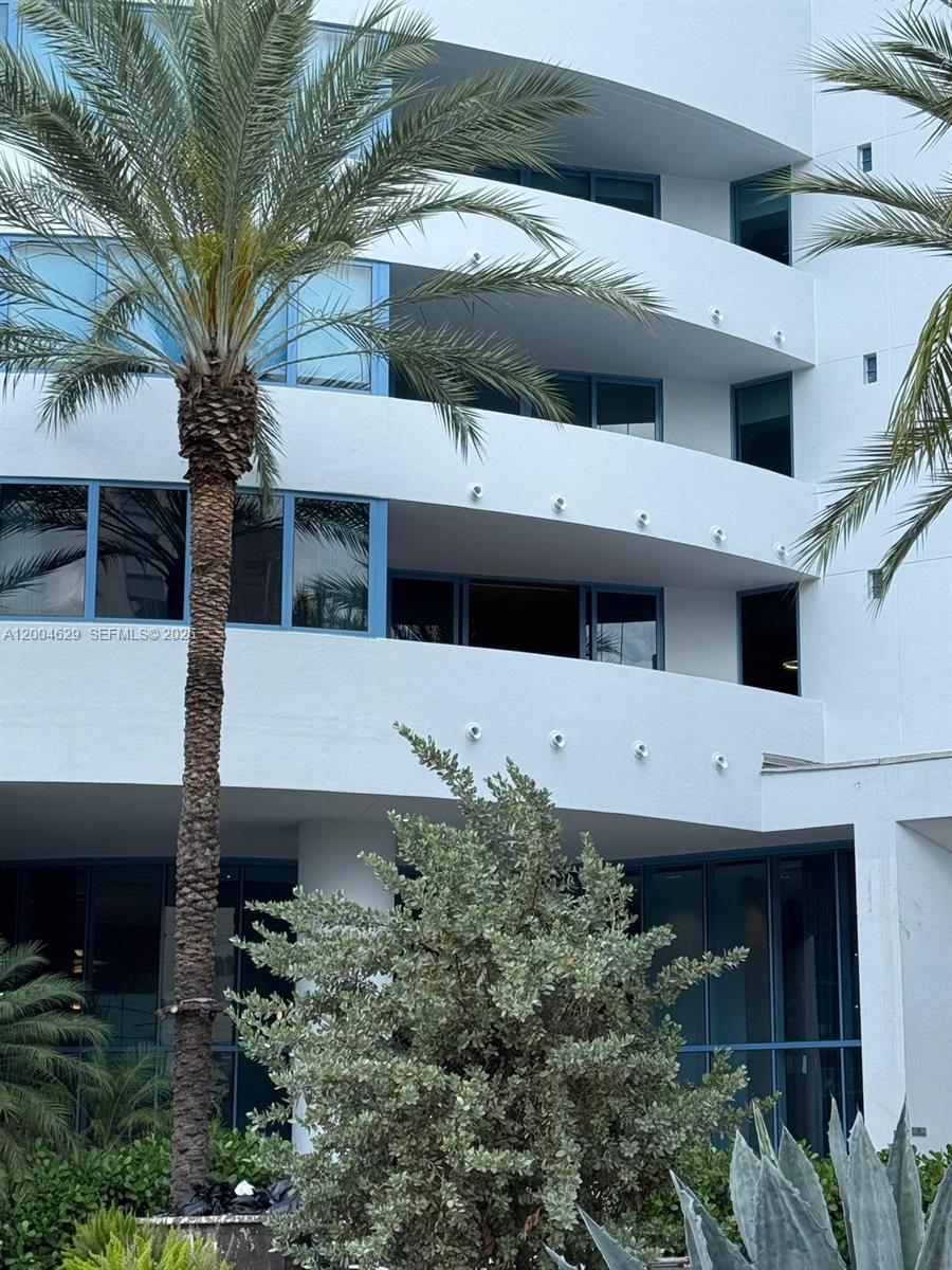 LAS OLAS RIVER HOUSE COND - Residential