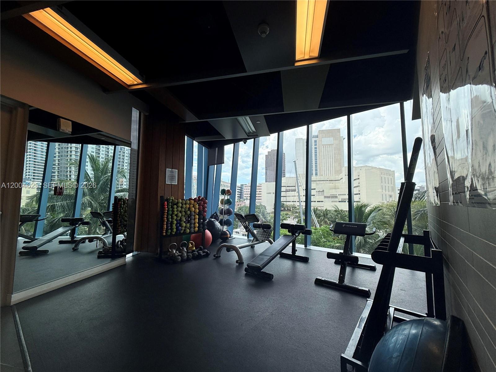 LAS OLAS RIVER HOUSE COND - Residential