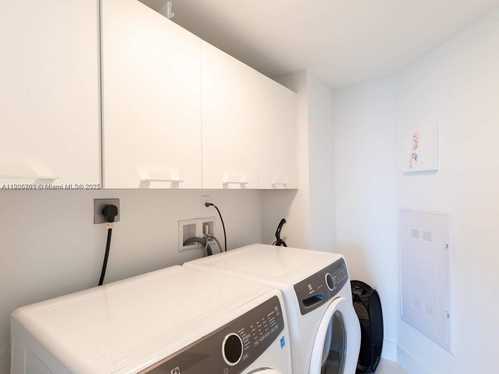 PARQUE TOWERS CONDO - Residential Lease