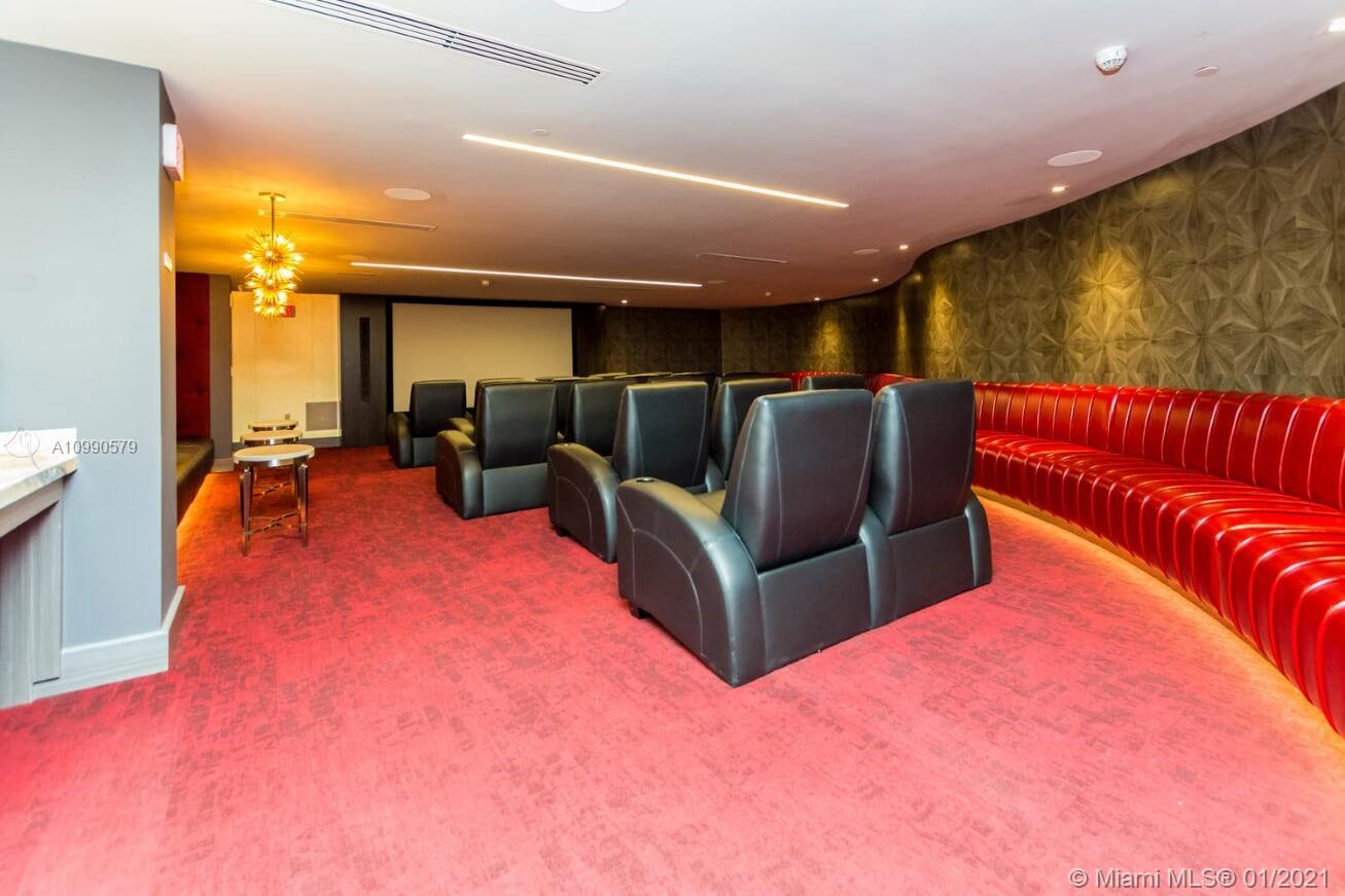 PARQUE TOWERS CONDO - Residential