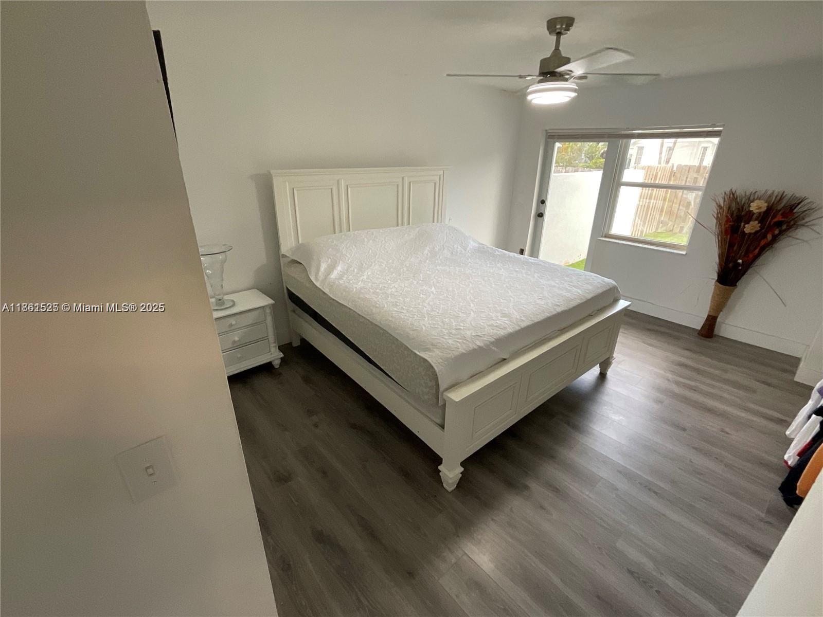 Completely remodeled 1/1. Everything is brand new! You have to see it in person.
This home is located near Southland Mall, which is being transformed into a luxury shopping center, all within walking distance. Black Point Marina is just minutes away, and all the entertainment along US1 and Pinecrest is easily accessible.
Don’t miss out – the Turnpike is conveniently located on the same road that exits the Caribbean community.
"ALL INCLUDED"