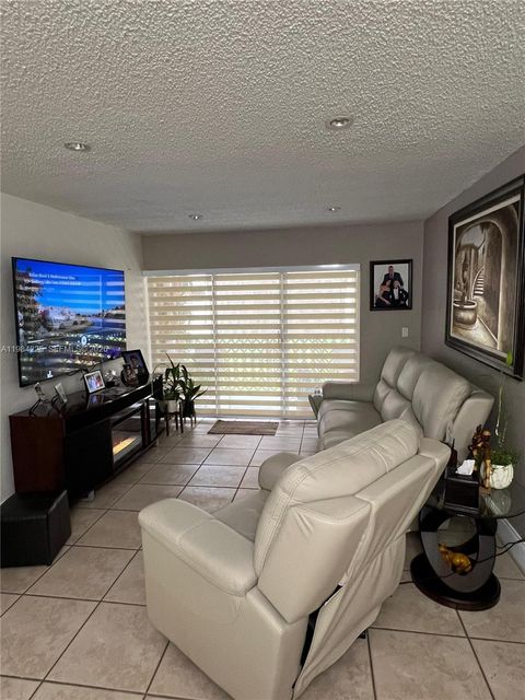 1900 W 68th St F104 Hialeah FL 33014