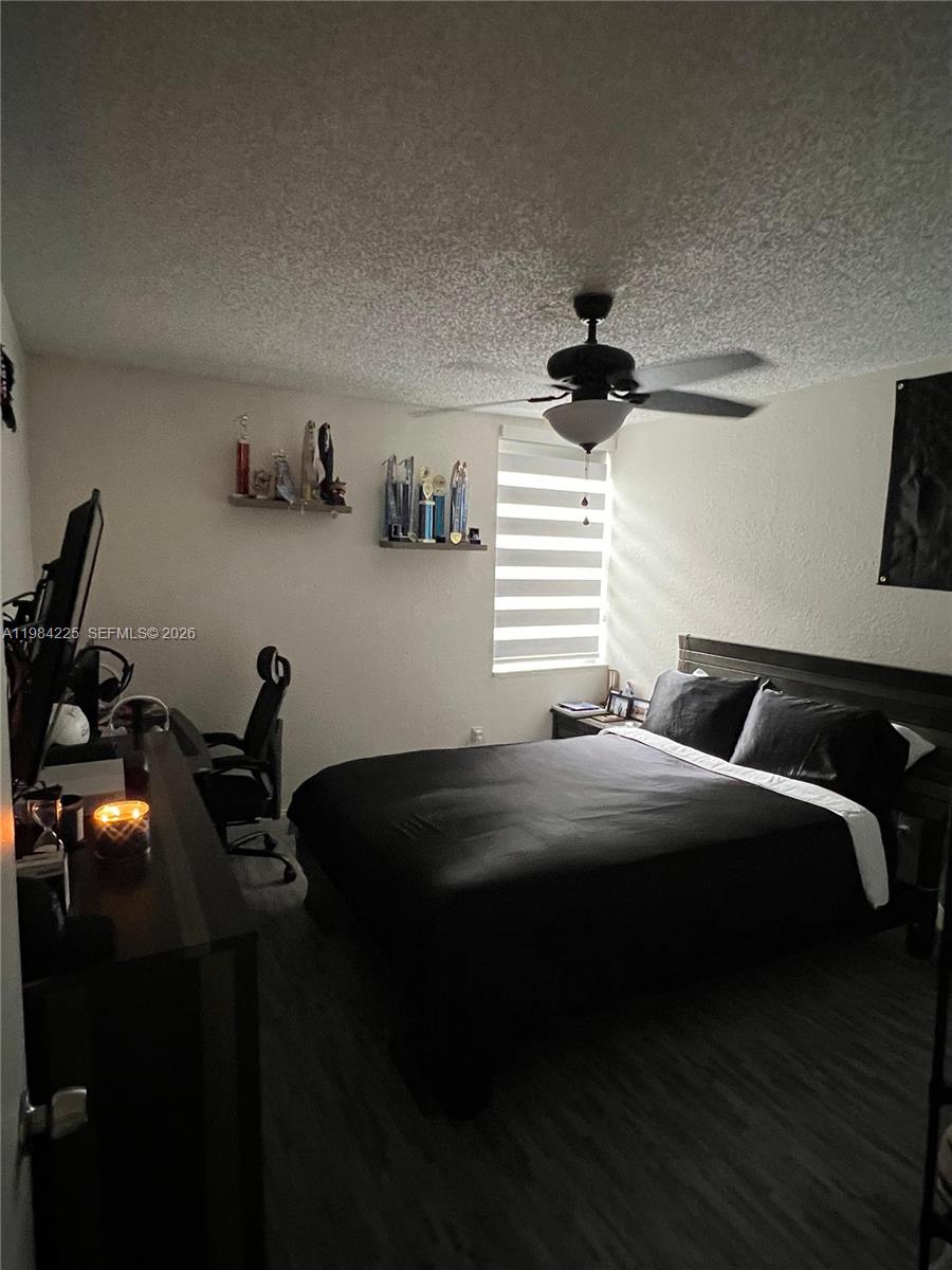 LOS ARBOLES CONDO - Residential
