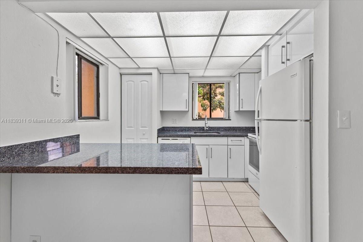 COURTYARDS AT DAVIE CONDO - Residential