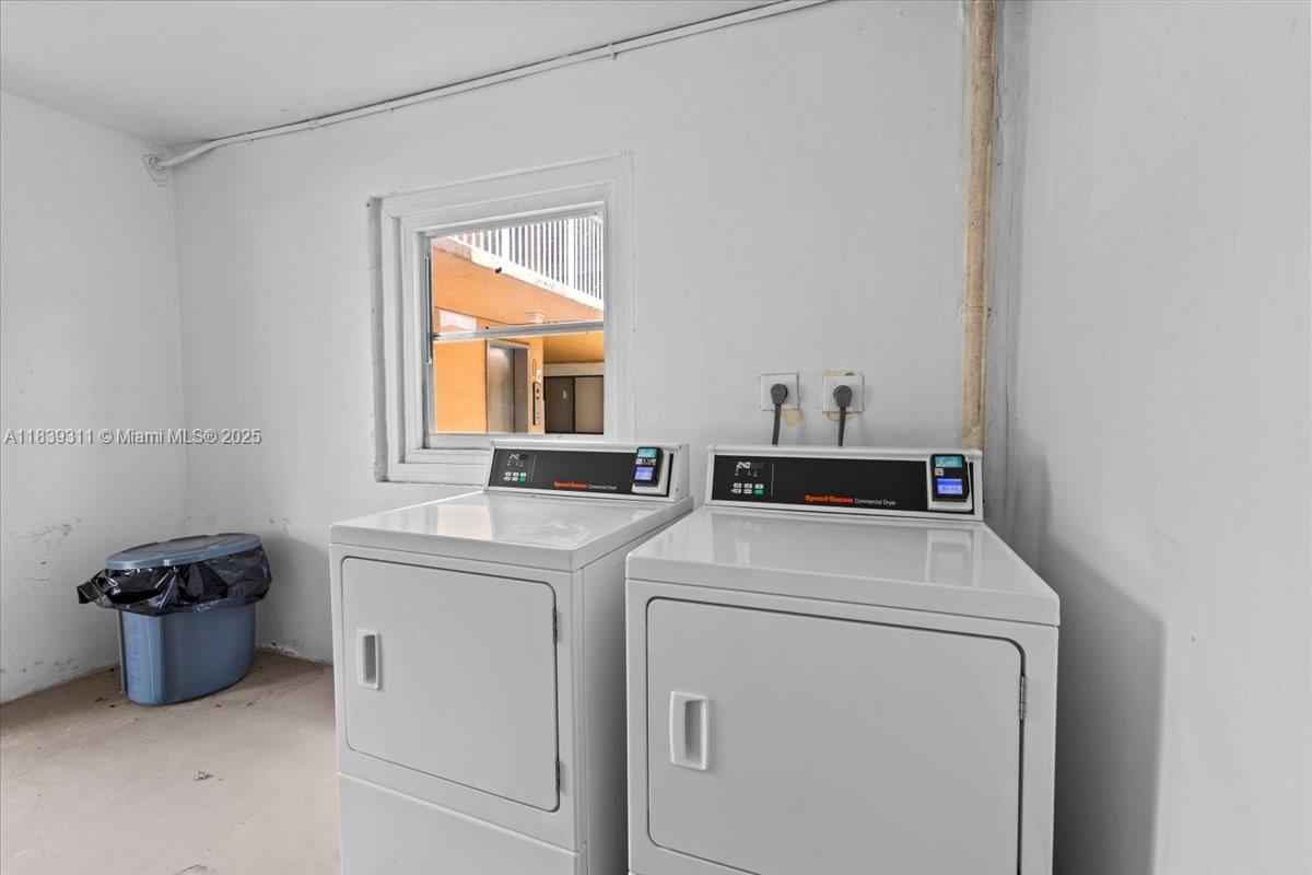 COURTYARDS AT DAVIE CONDO - Residential