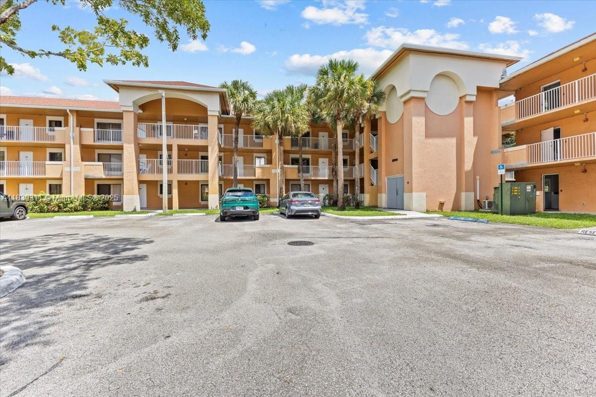 GREAT CORNER UNIT, 2 BEDROOMS, 2 BATHS IN THE COURTYARDS AT DAVIE! THIS UNIT FEATURES GRANITE COUNTER TOPS AND CABINET DOORS IN THE KITCHEN, CABINETS AND SINKS IN BOTH BATHROOMS, LIGHTING FEATURES, CLOSETS, PANTRY AND LINEN DOORS, WATER HEATER, REFRIGERATOR AND STOVE. TILE THROUGHOUT. JUST A FEW STEPS FROM THE ELEVATOR & LAUNDRY ROOM. SWIMMING POOL, HOT TUB & EXERCISE ROOM ARE ACROSS THE STREET FROM THE BUILDING, TENNIS COURT, VOLLEYBALL, AND MANY OTHER AMENITIES. CLOSE TO NSU, FAU, BROWARD COLLEGE, ACCESS TO I-595, UNIVERSITY DRIVE, SAWGRASS, AND BROWARD MALL SHOPPING, RESTAURANTS, BANKING, AND BEACHES. THE PROPERTY CAN BE RENTED RIGHT AWAY.