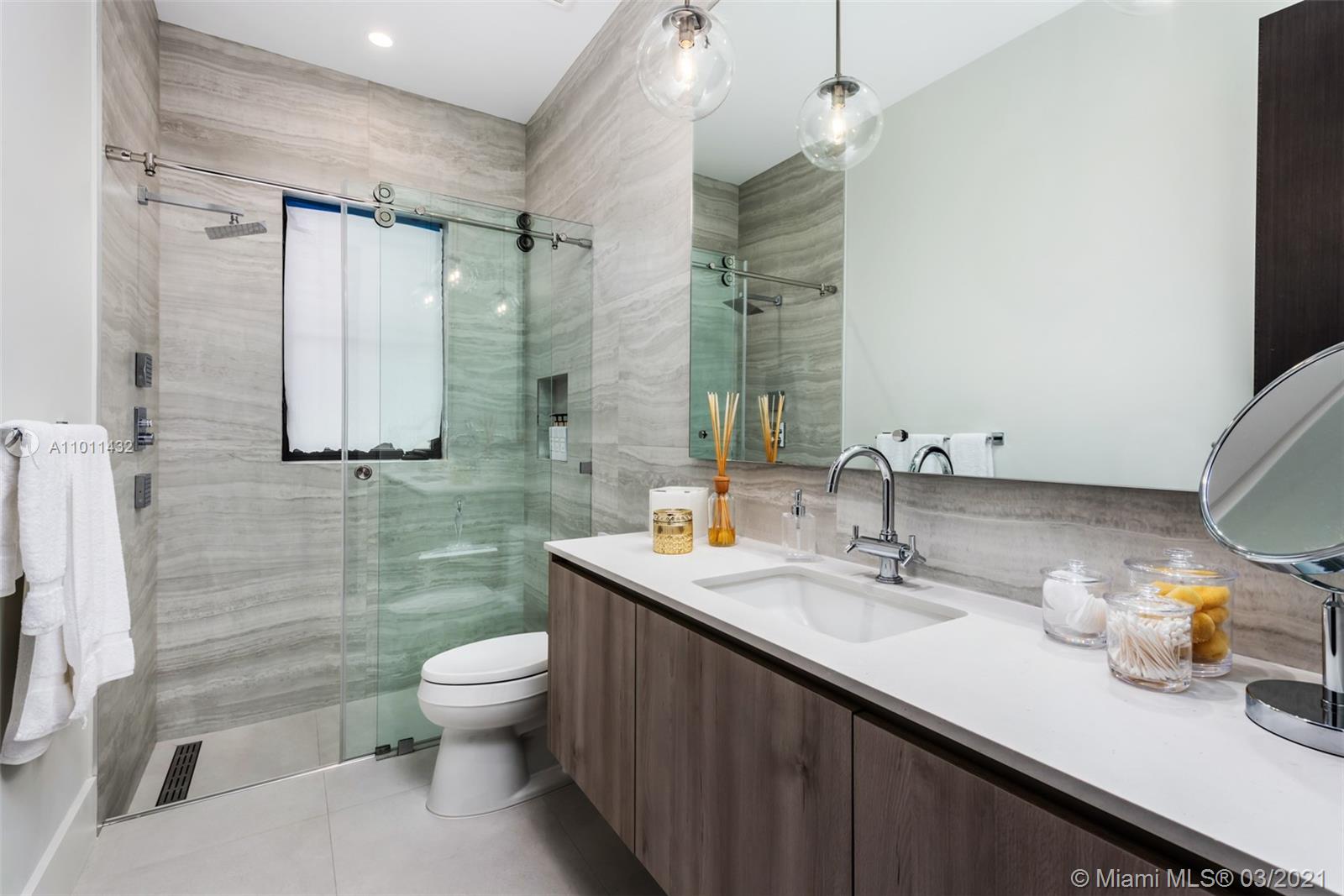 HELMS COUNTRY ESTATES RE- - Residential