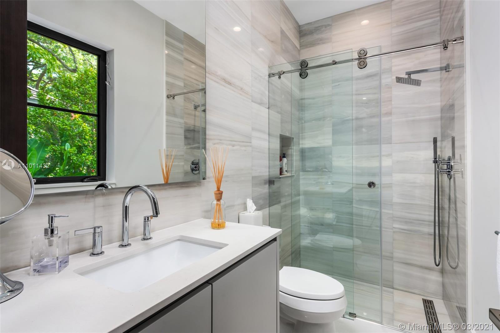 HELMS COUNTRY ESTATES RE- - Residential