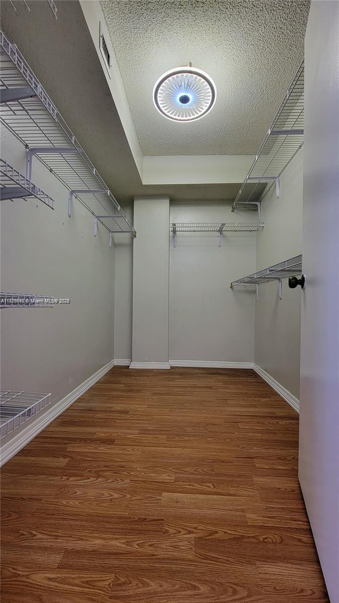 POLYNESIAN GARDENS CONDOM - Residential