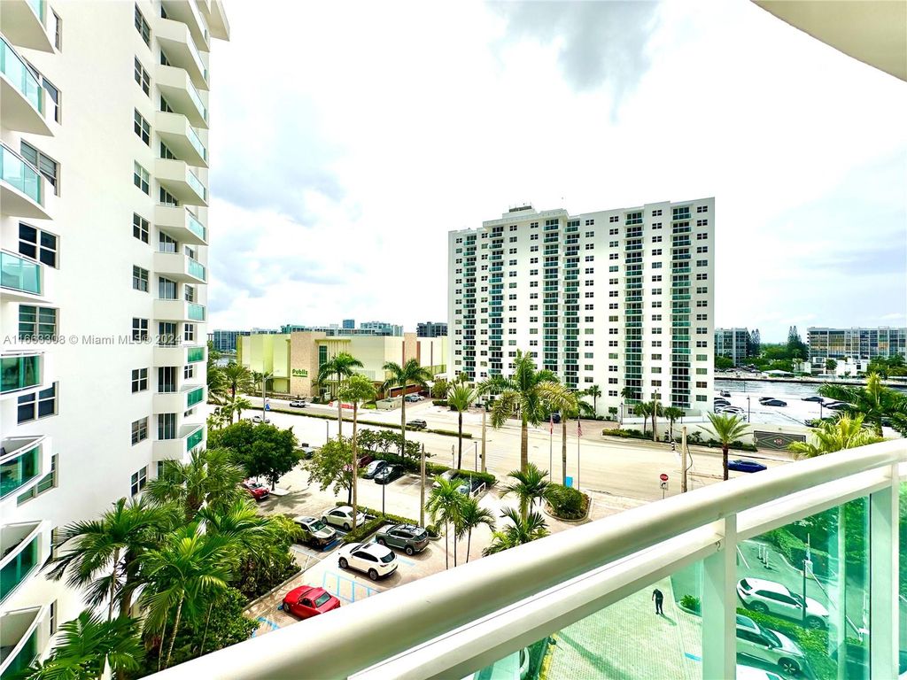 Photo of 3001 S Ocean Dr #637, Hollywood, FL 33019 (MLS # A11663308)