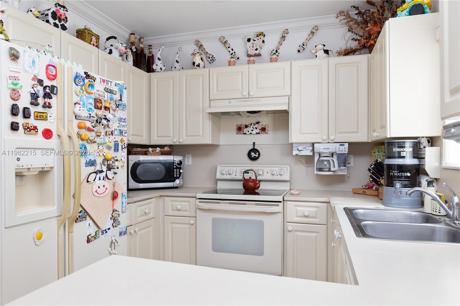 PRECIOUS HOMES AT TWIN LA - Residential