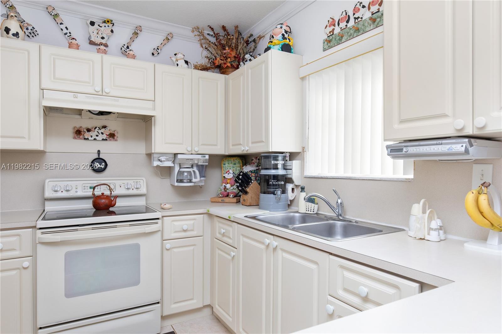 PRECIOUS HOMES AT TWIN LA - Residential