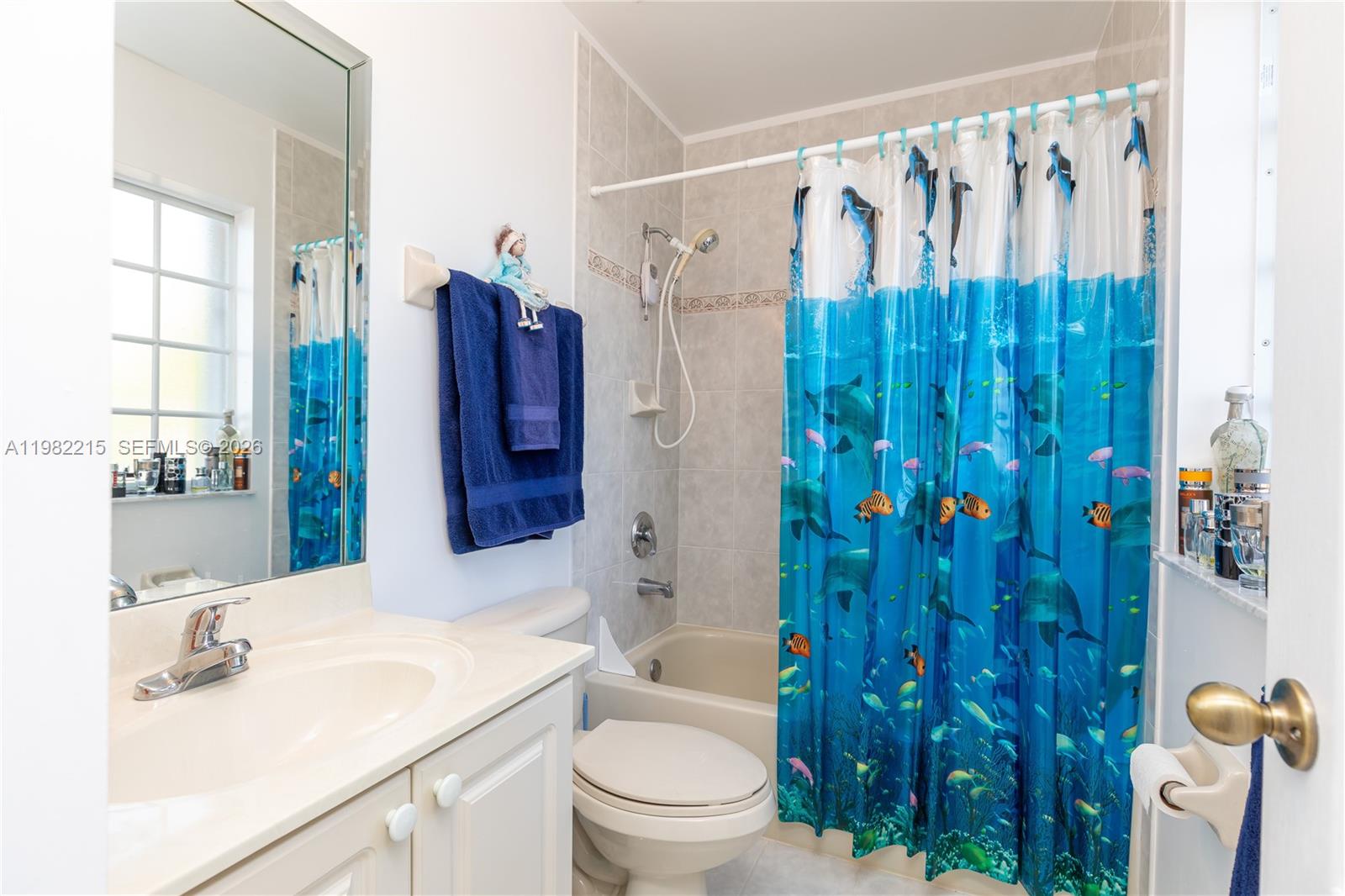 PRECIOUS HOMES AT TWIN LA - Residential