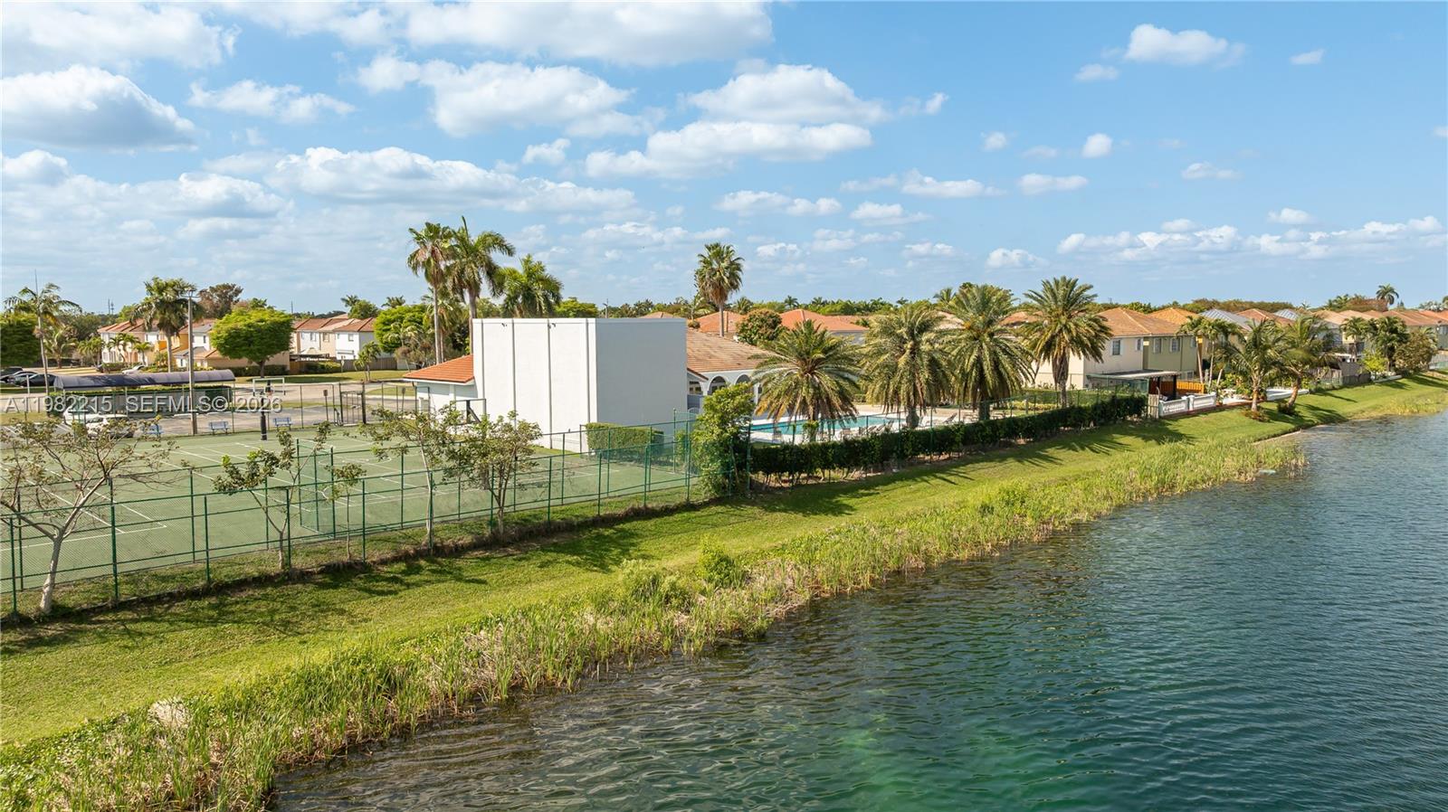 PRECIOUS HOMES AT TWIN LA - Residential