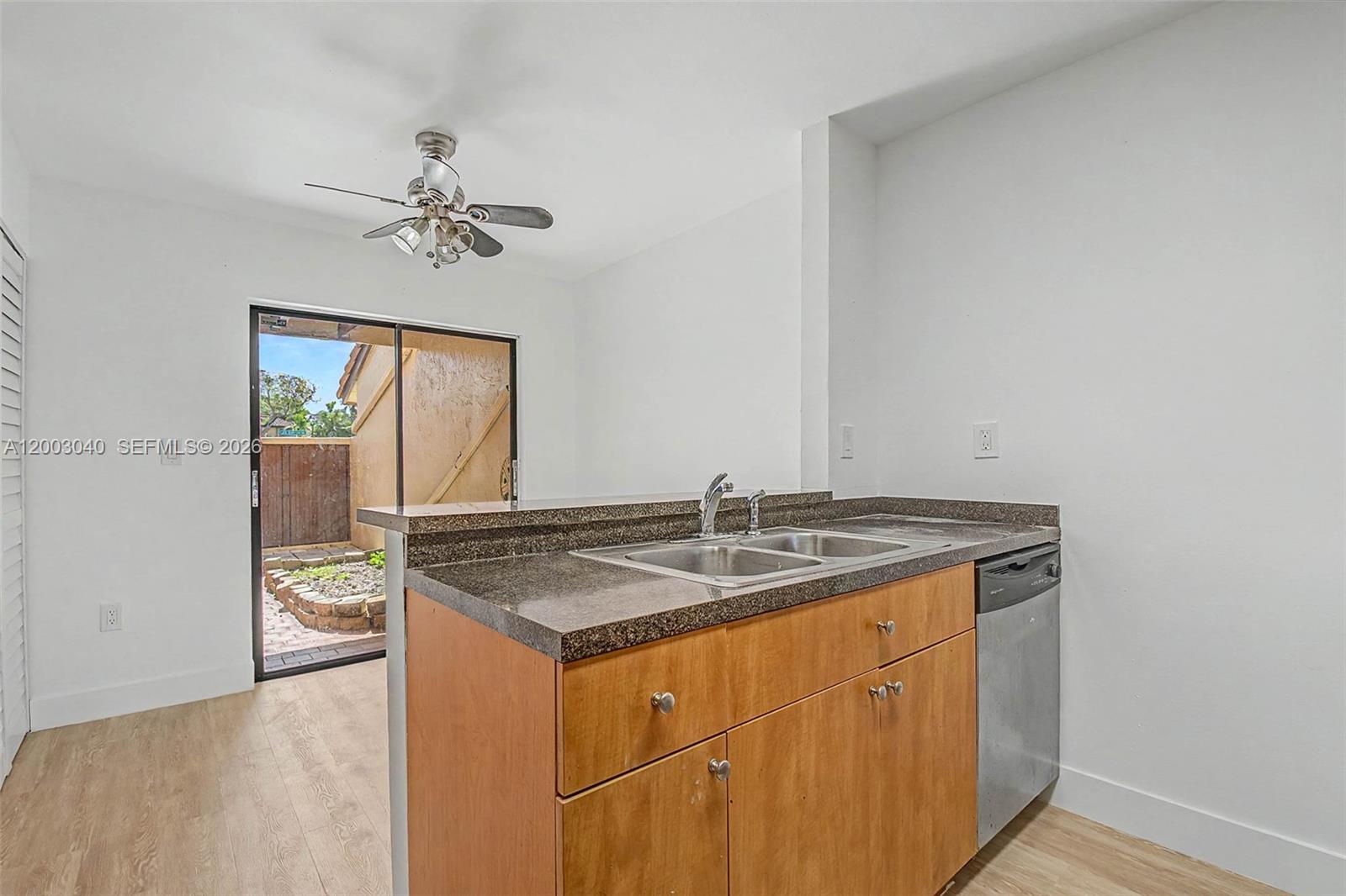 HOST CROSSINGS - Residential Lease