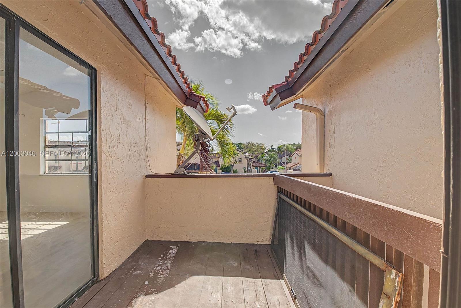 HOST CROSSINGS - Residential Lease