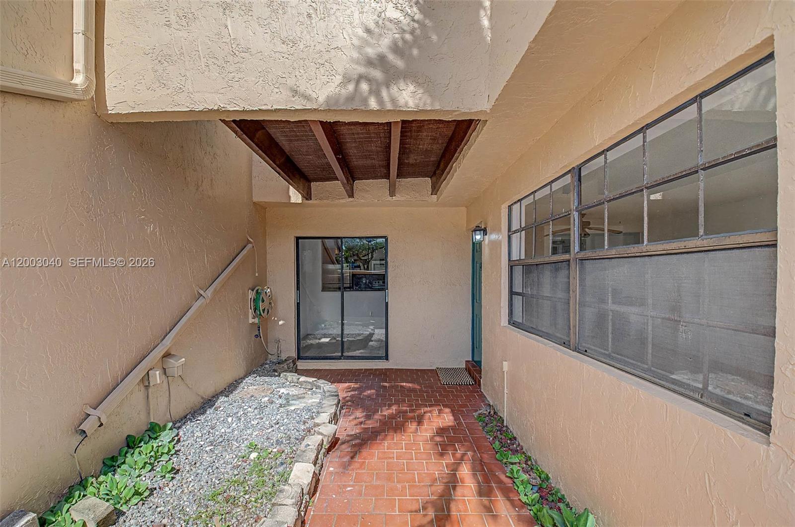 HOST CROSSINGS - Residential Lease