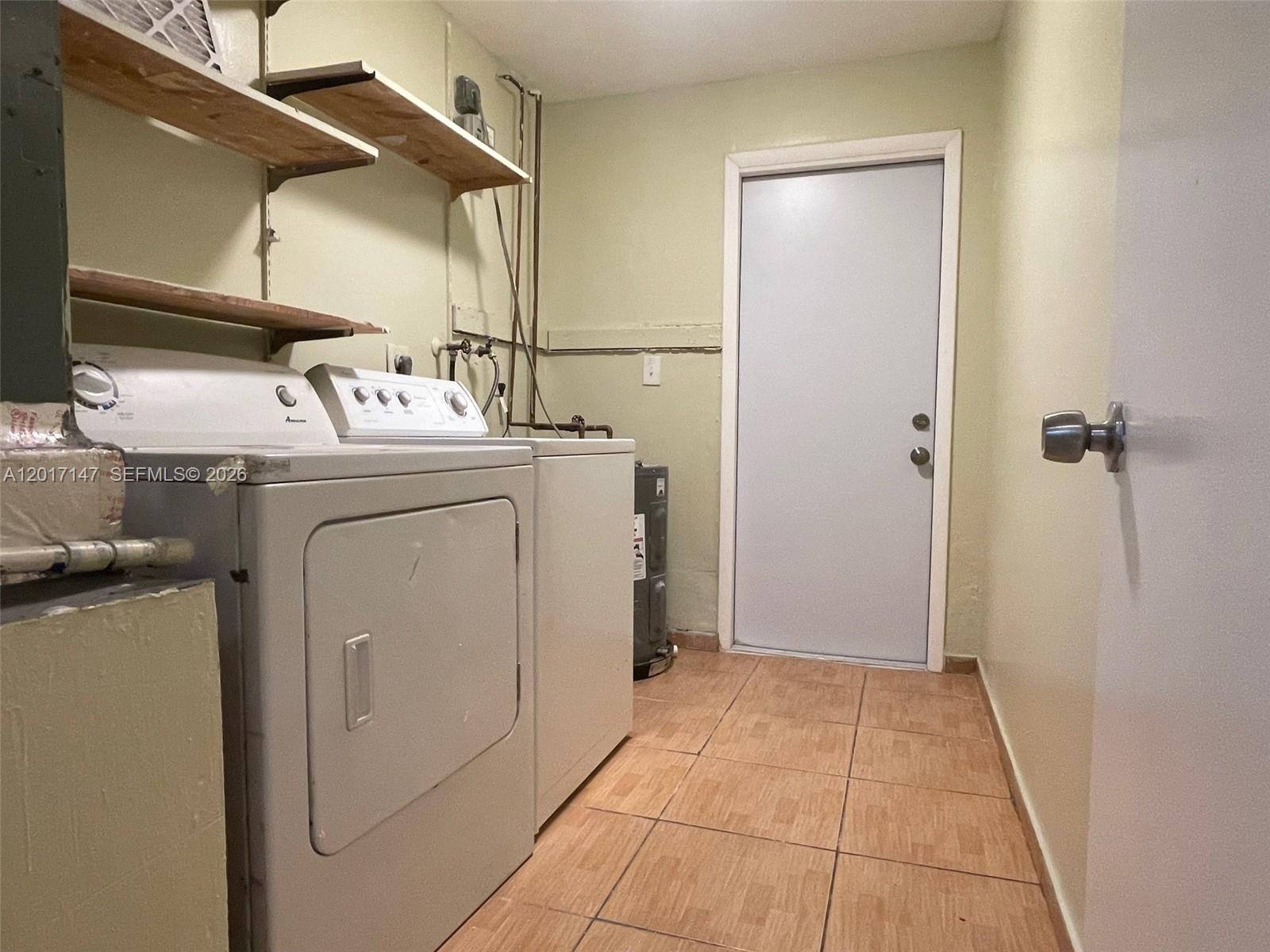 LAUDERHILL MANOR - Residential Lease