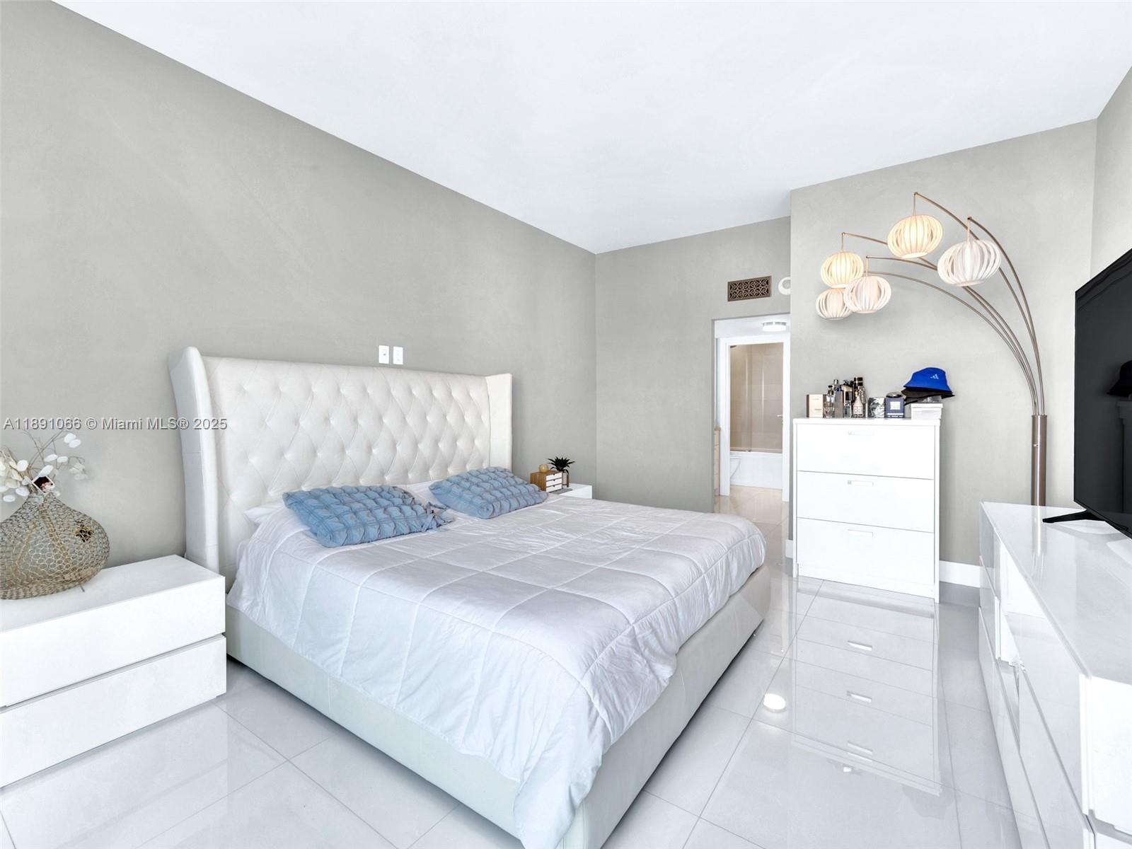 ARLEN HOUSE EAST CONDO - Residential