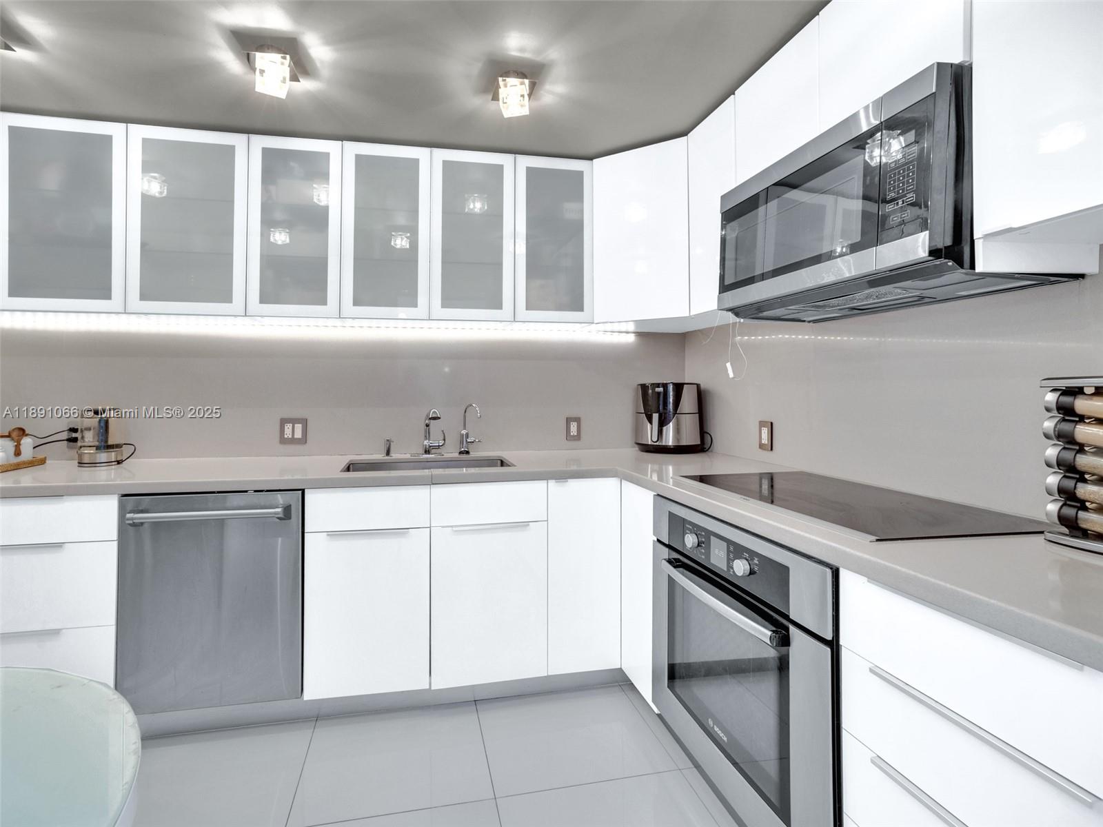 ARLEN HOUSE EAST CONDO - Residential