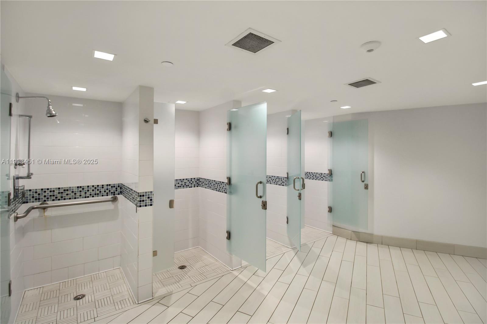 OLYMPUS CONDO PHASE - Residential