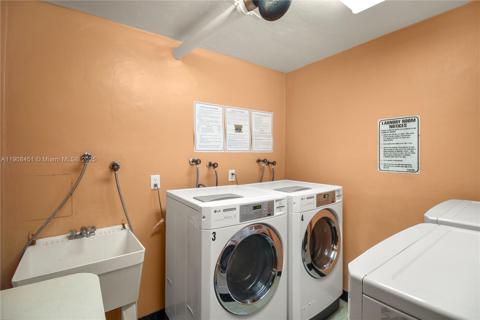 OLYMPUS CONDO PHASE - Residential