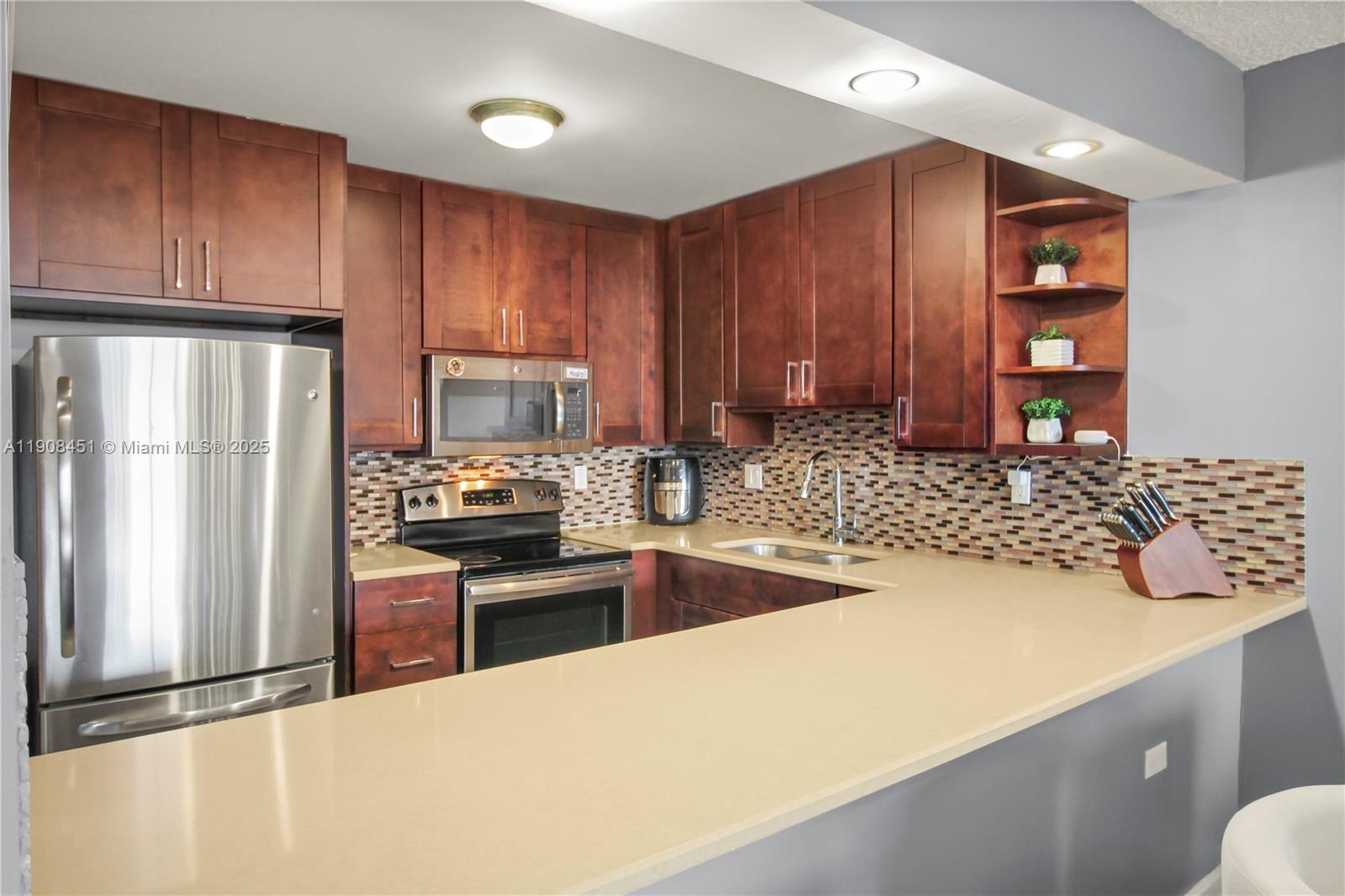 OLYMPUS CONDO PHASE - Residential