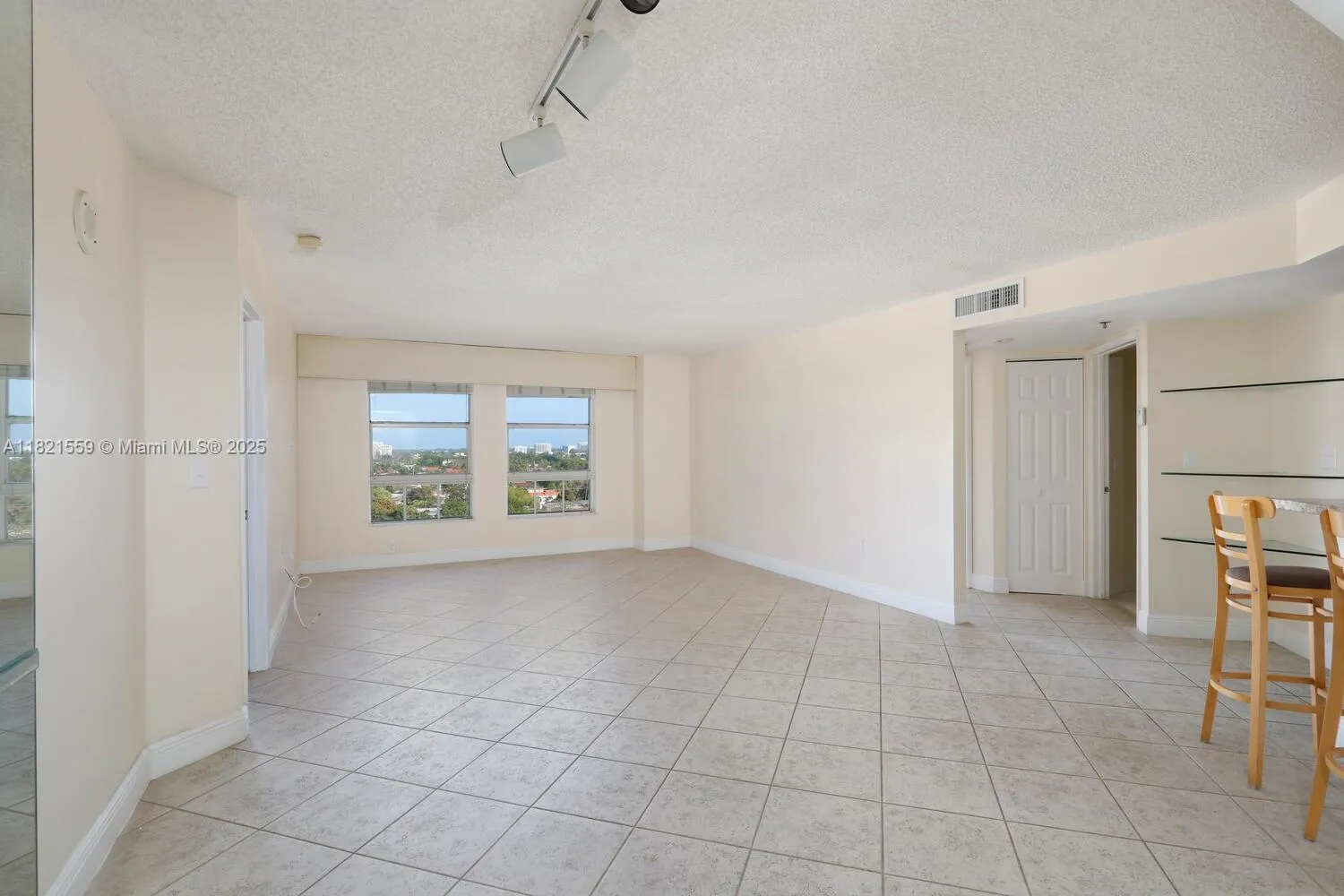 Miami, Florida 33145, United States, 2 Bedrooms Bedrooms, ,2 BathroomsBathrooms,Residential,Active,152957