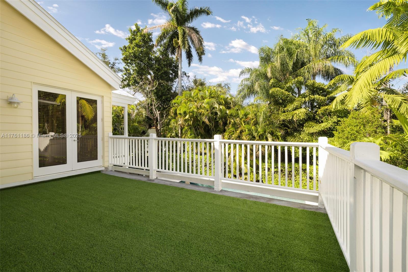SILVER BLUFF - Residential