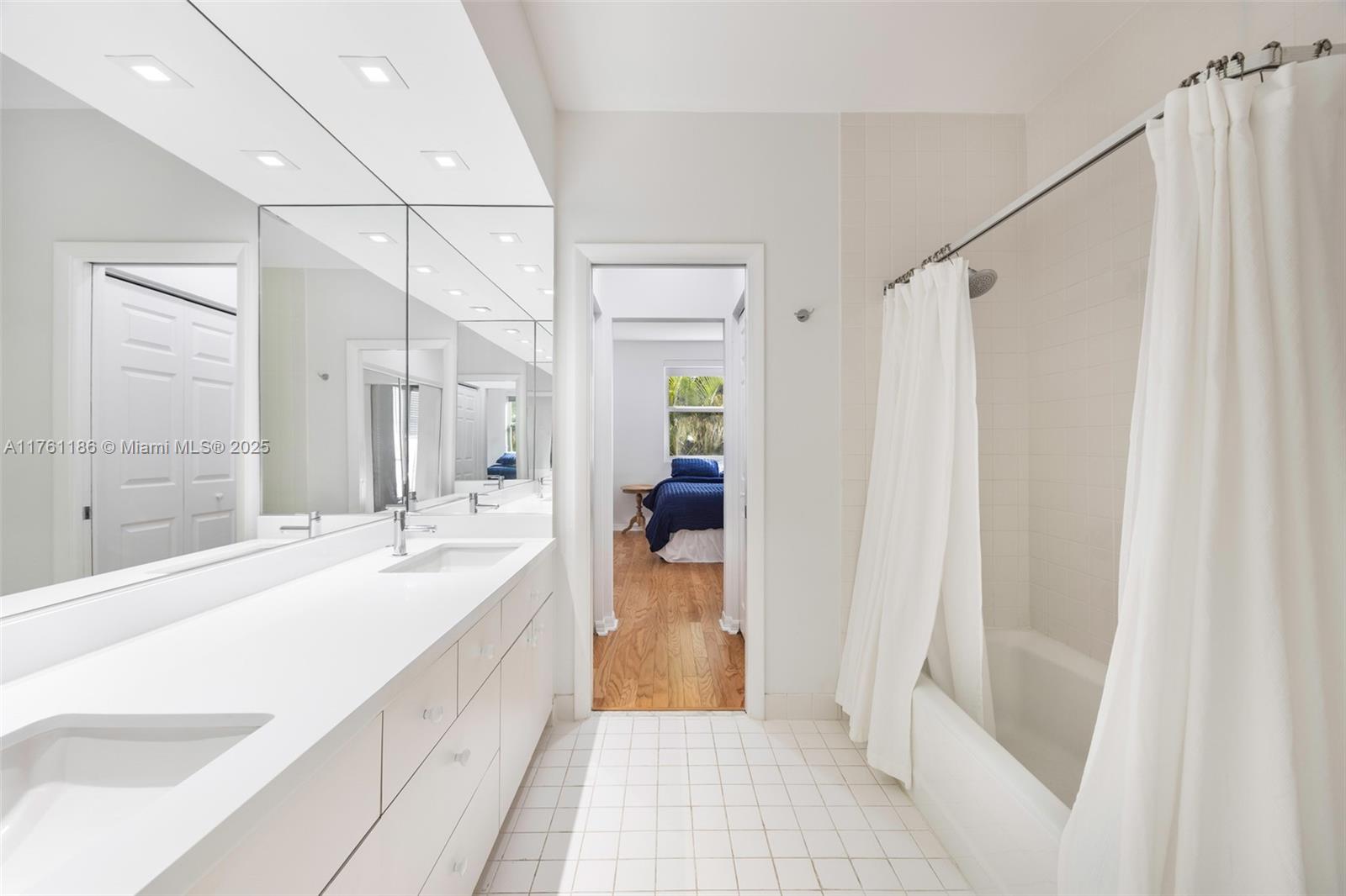 SILVER BLUFF - Residential