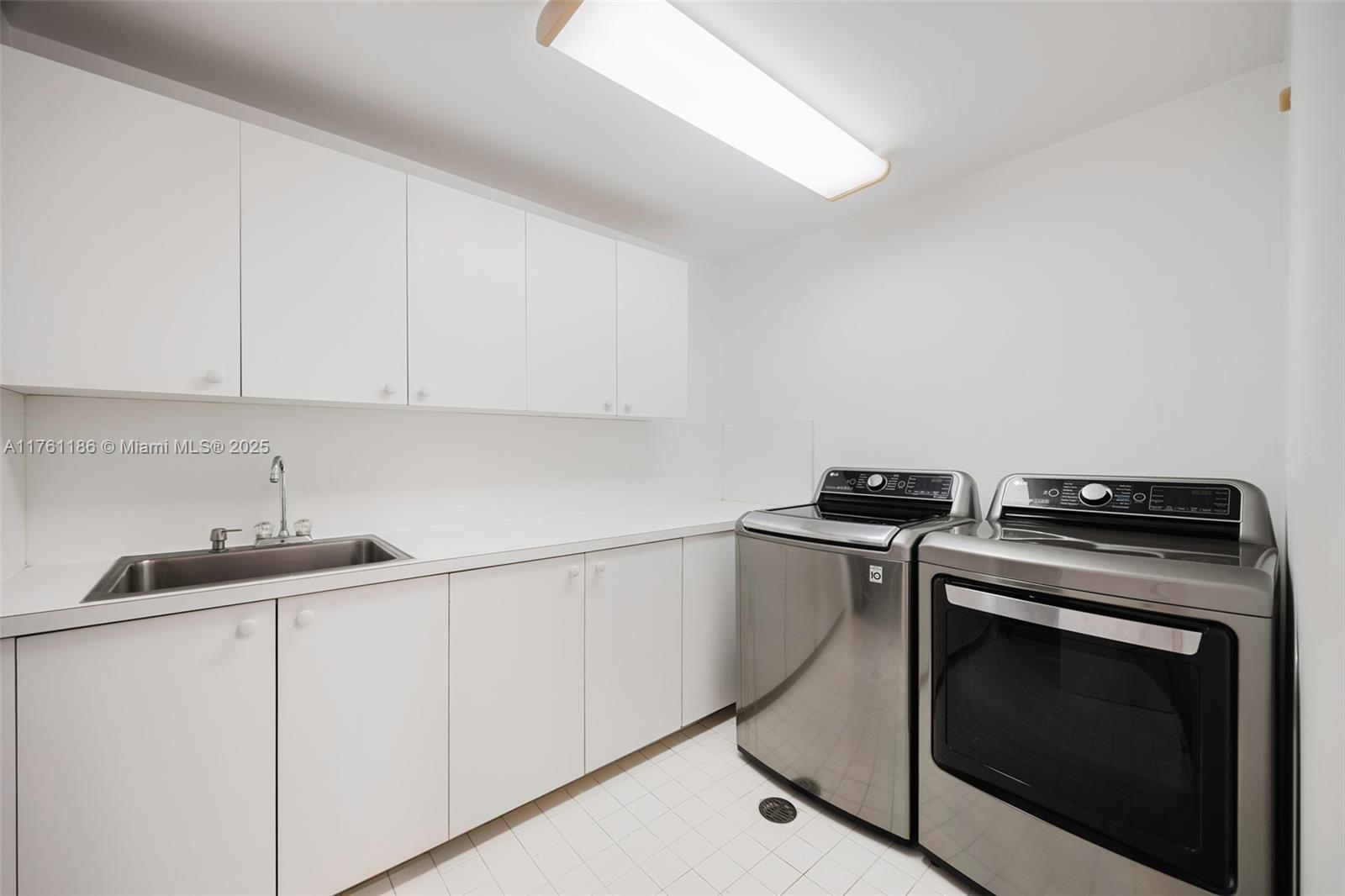 SILVER BLUFF - Residential