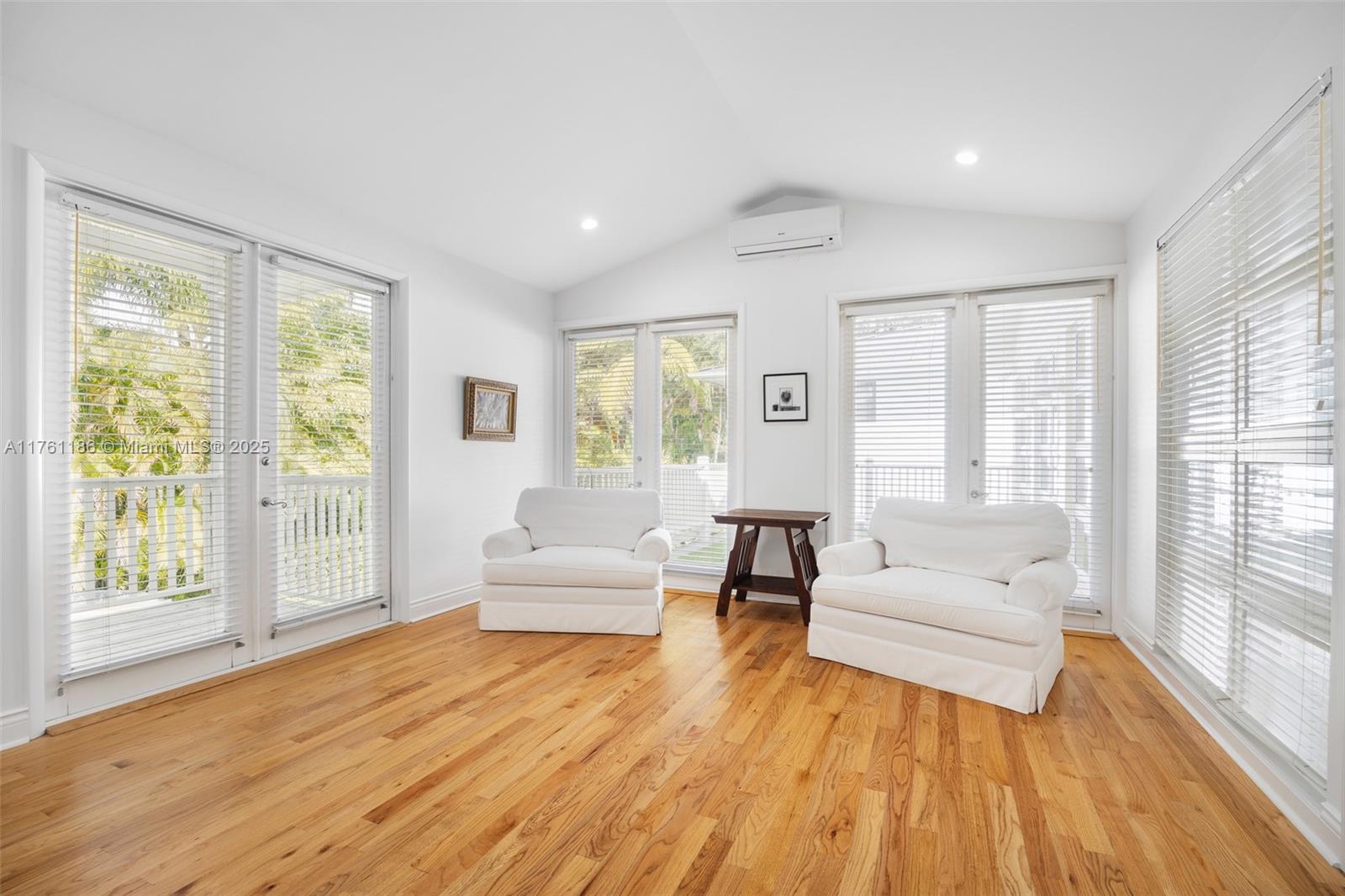 SILVER BLUFF - Residential