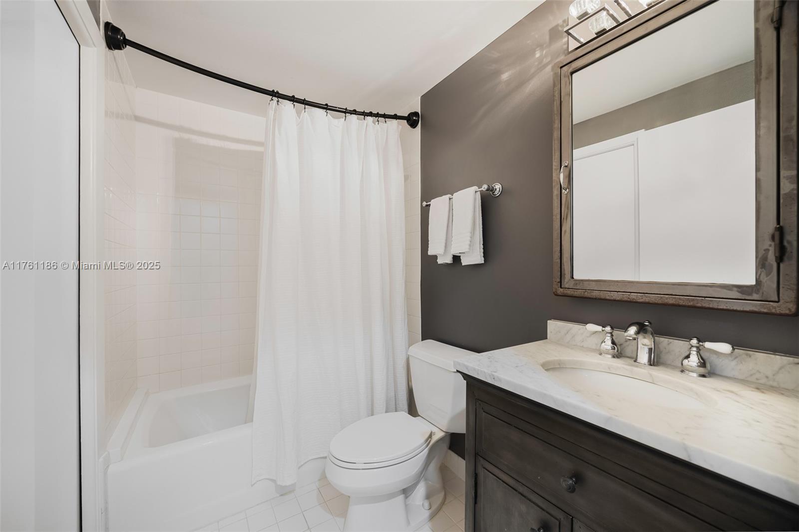 SILVER BLUFF - Residential