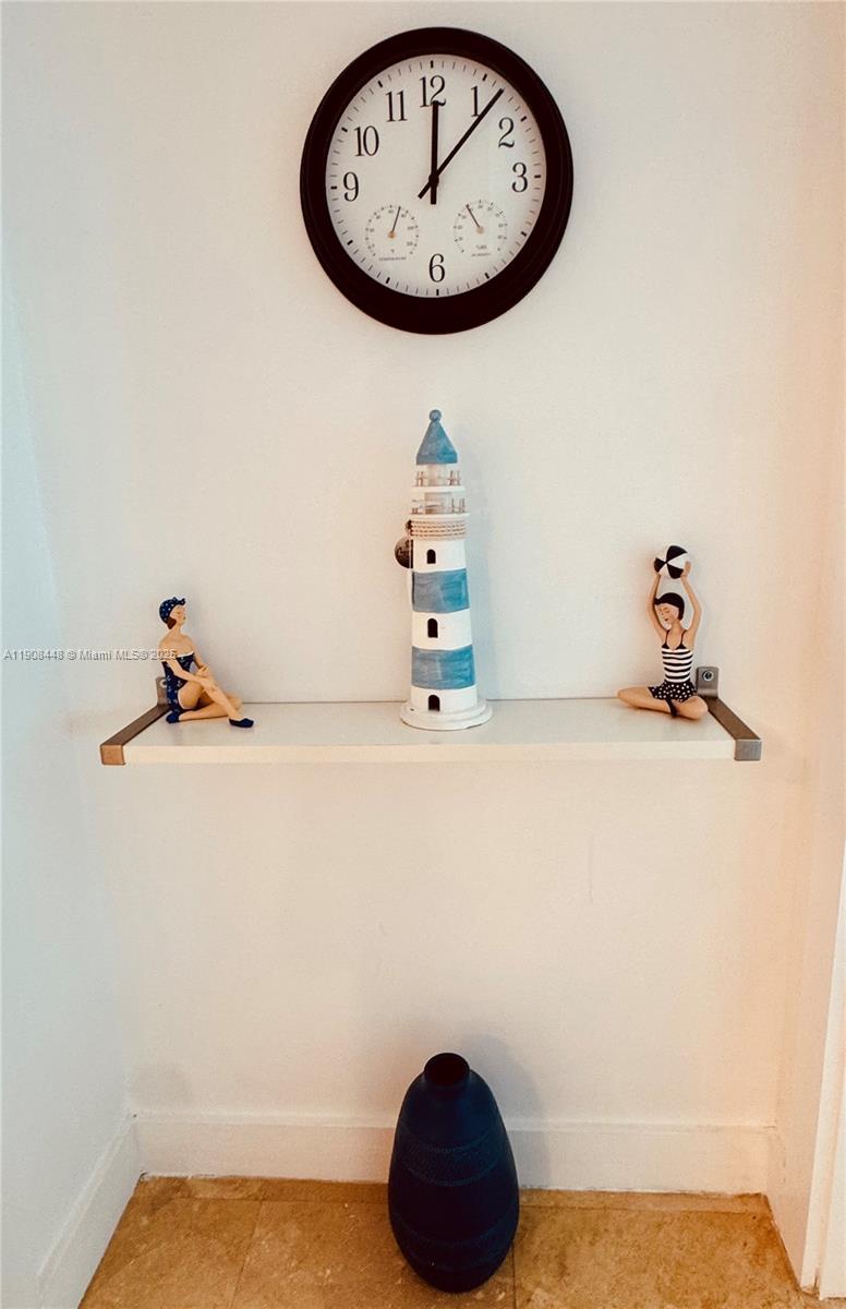 RONEY PALACE CONDO - Residential Lease