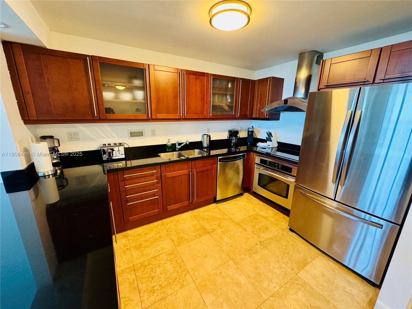 RONEY PALACE CONDO - Residential Lease